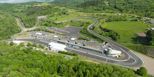 Circuit de Charade, voie des stands et paddocks
