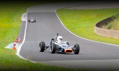 Team-building monoplaces historiques et GT sur le circuit de Charade