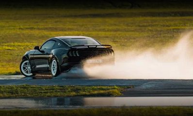 Team building drift sur les pistes d'essais Michelin et au circuit du Bourbonnais